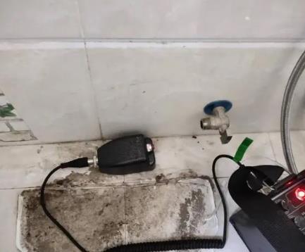 根河屋顶漏水维修公司分享下卫生间漏水的危害及解决方法